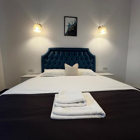 Cochet Boutique Hotel Targu Jiu Ngoại thất bức ảnh