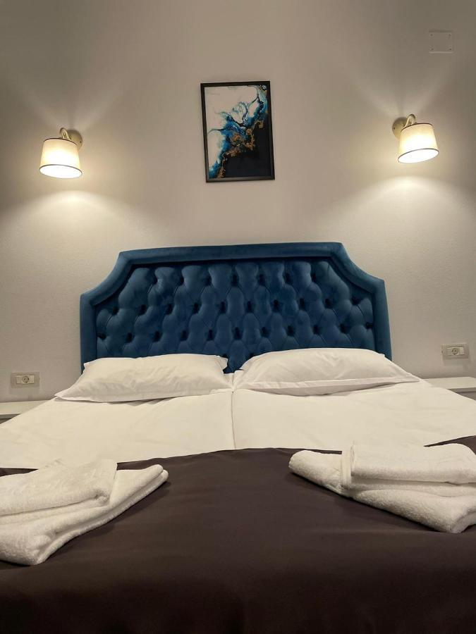 Cochet Boutique Hotel Targu Jiu Ngoại thất bức ảnh