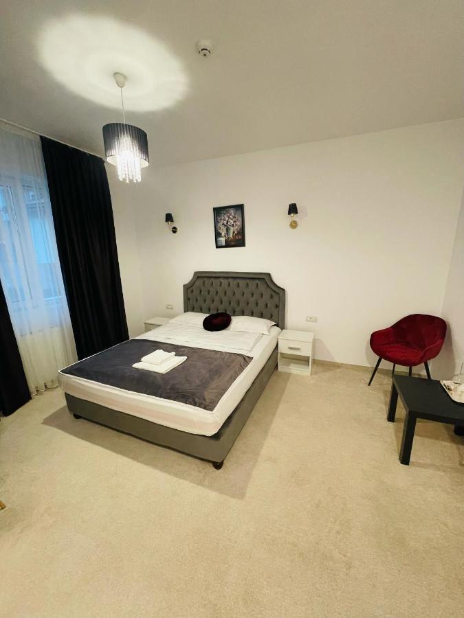 Cochet Boutique Hotel Targu Jiu Ngoại thất bức ảnh