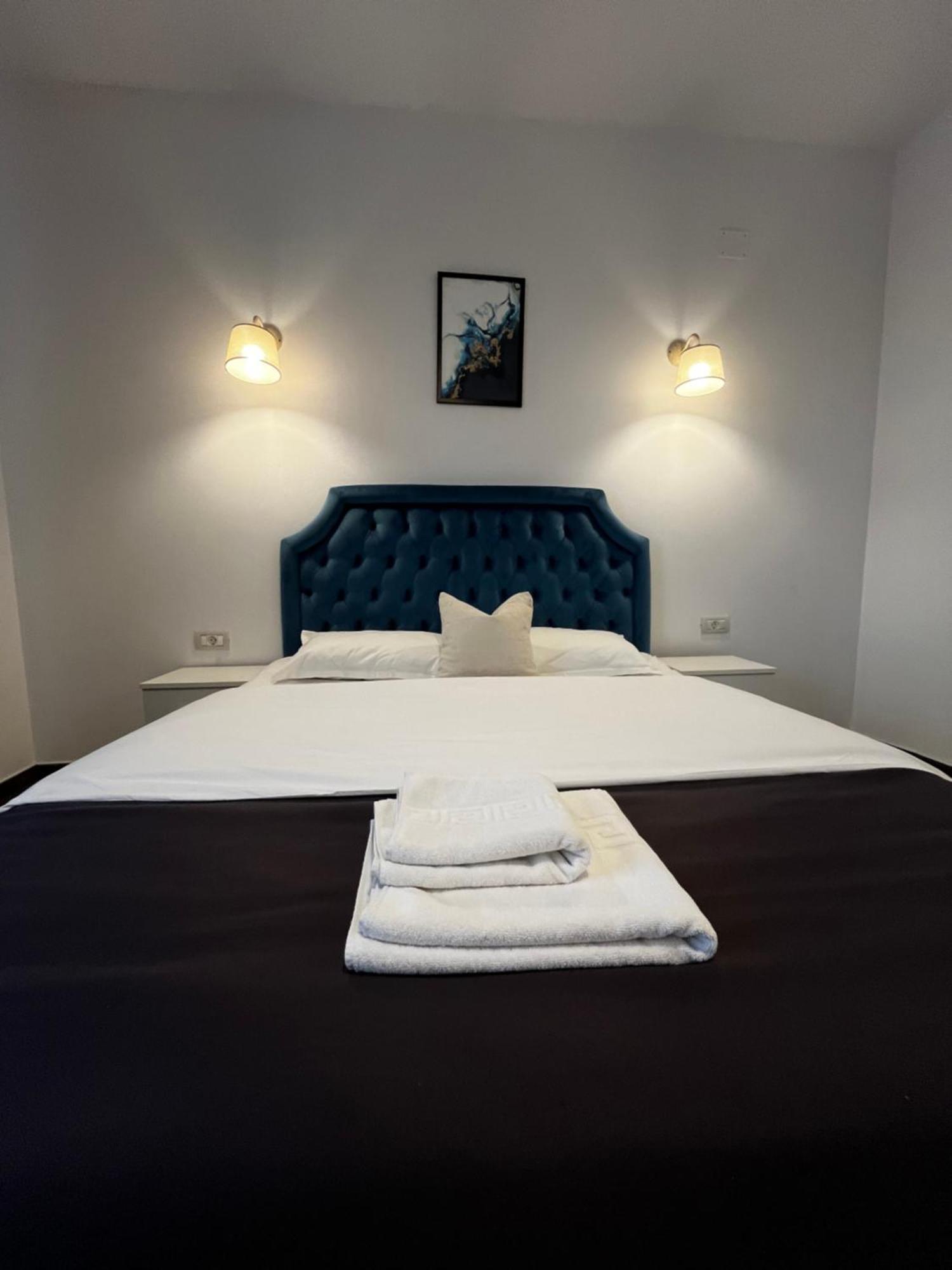 Cochet Boutique Hotel Targu Jiu Ngoại thất bức ảnh