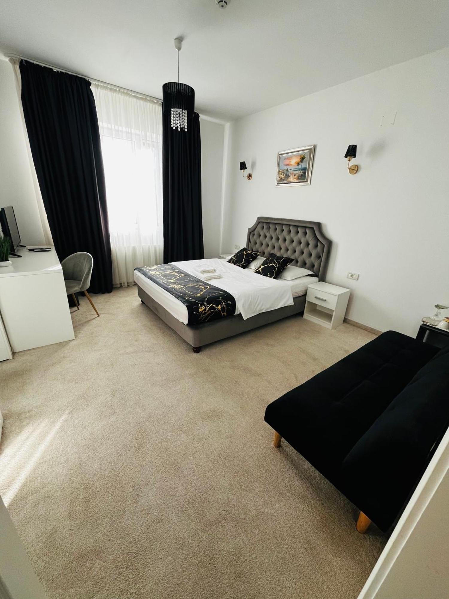 Cochet Boutique Hotel Targu Jiu Ngoại thất bức ảnh